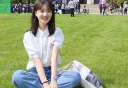 清华大学女学生,智慧与美貌并存的校园传奇”